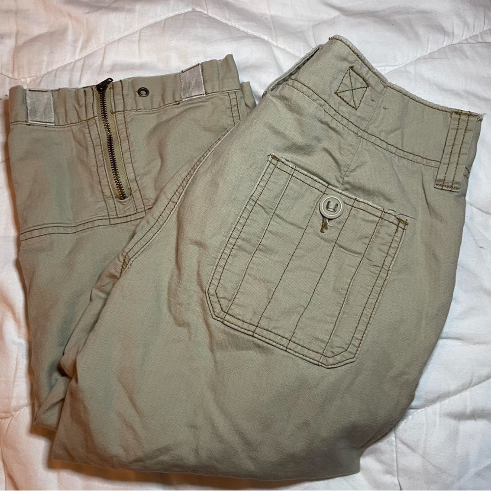 2000s vintage american eagle outfitters capri khaki cargo pants